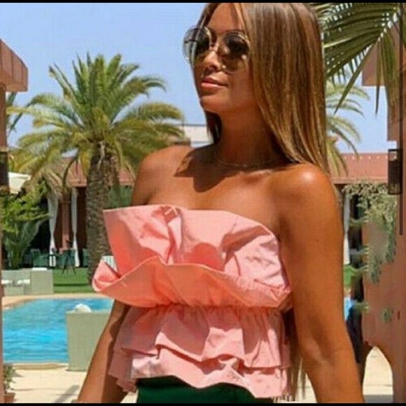 Zara Tops - zara VOLUMINOUS RUFFLE TOP NWT M